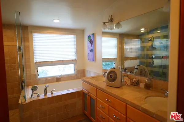 $6,800 | 4561 Don Felipe Drive, Los Angeles, CA 90008