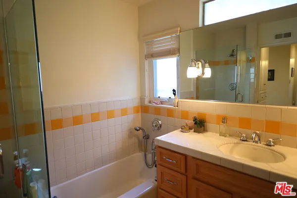 $6,800 | 4561 Don Felipe Drive, Los Angeles, CA 90008