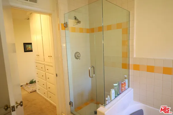 $6,800 | 4561 Don Felipe Drive, Los Angeles, CA 90008