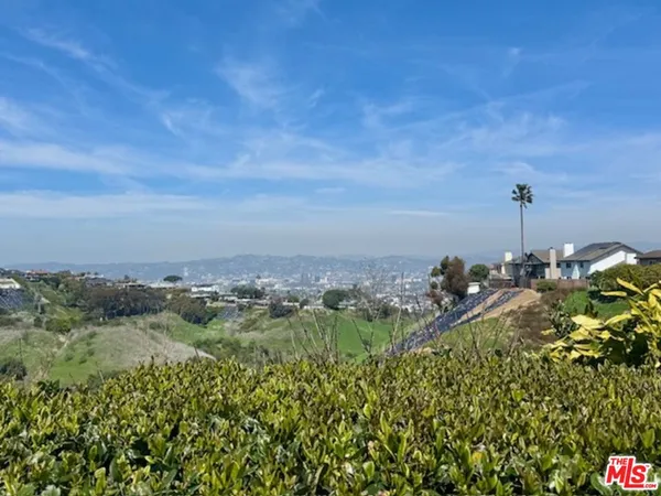 $6,800 | 4561 Don Felipe Drive, Los Angeles, CA 90008