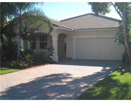 850 Southeast Warren Way Stuart, FL 34997 - Photo 1 of 16 Primary Photo