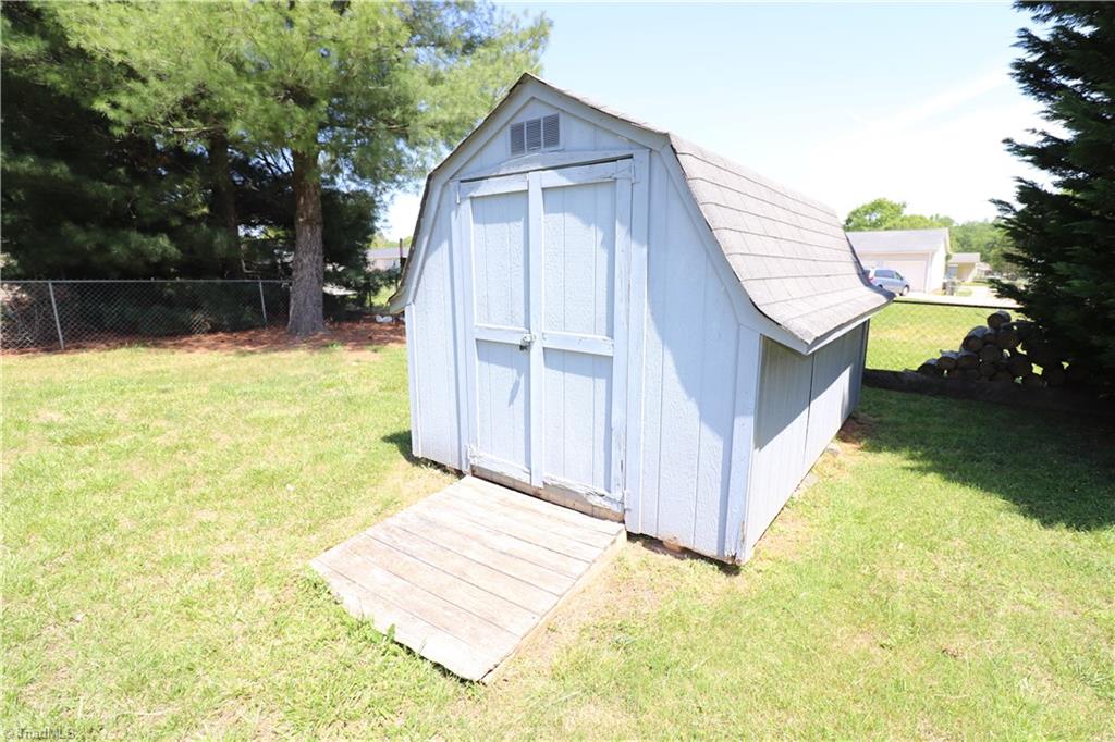 645 Lee Road Thomasville, NC 27360 - Photo 23 of 28 Gallery Image 23