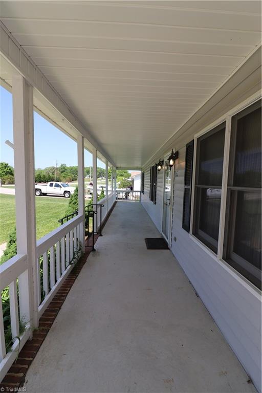 645 Lee Road Thomasville, NC 27360 - Photo 4 of 28 Gallery Image 4