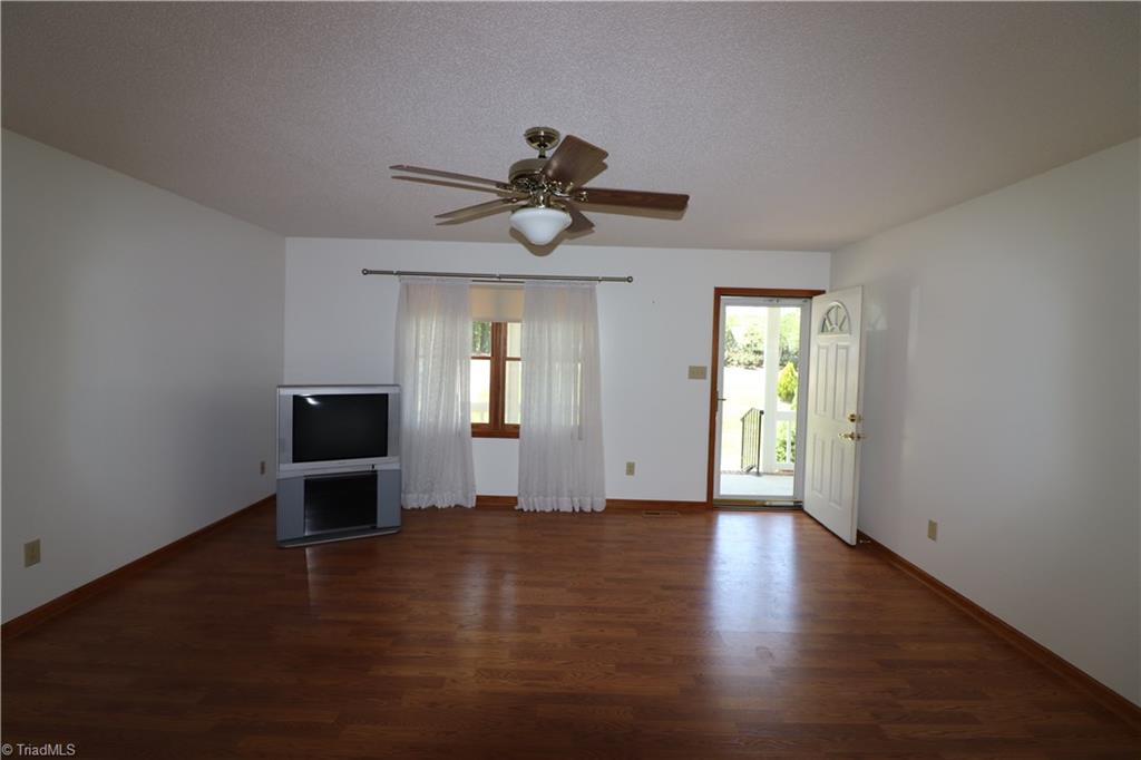 645 Lee Road Thomasville, NC 27360 - Photo 9 of 28 Gallery Image 9