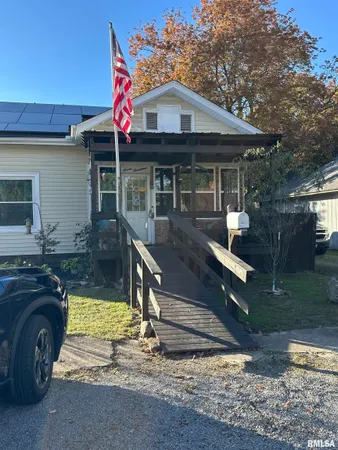 $105,100 | 717 South 18th Street, Herrin, IL 62948