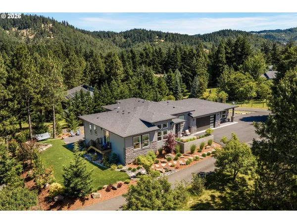 $1,599,000 | 1105 Loganberry Lane, White Salmon, WA 98672