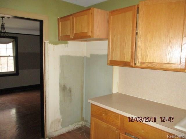 815 Neff Road Grosse Pointe, MI 48230 - Photo 7 of 32