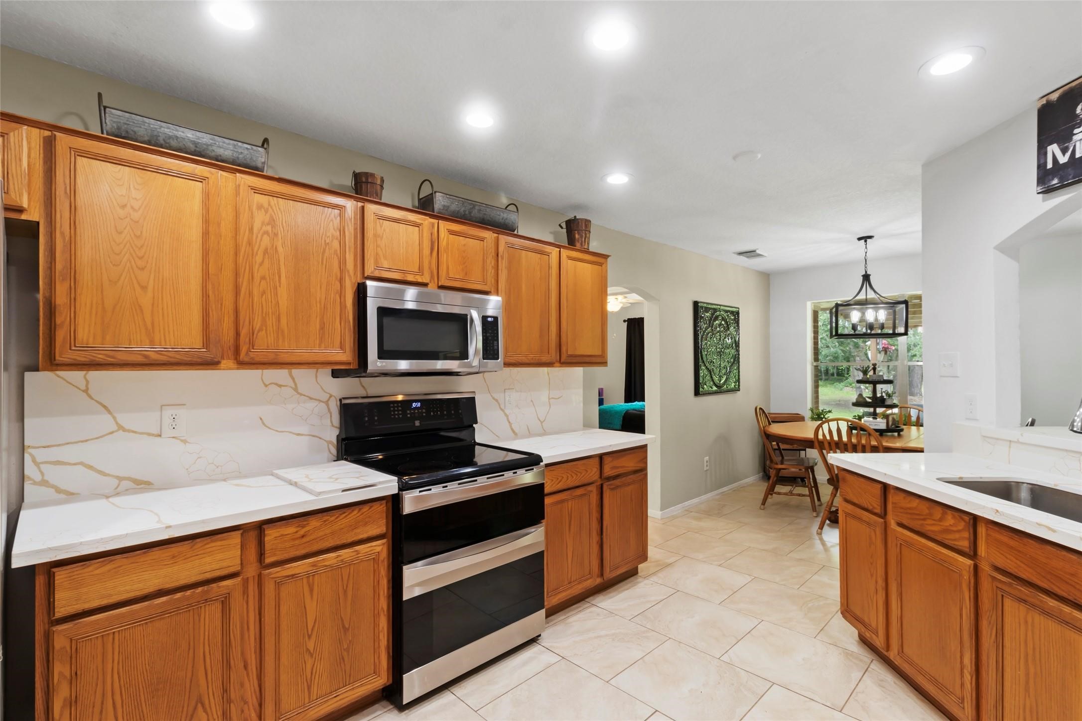 9528 Gates Loop Manvel, TX 77578 - Photo 7 of 23