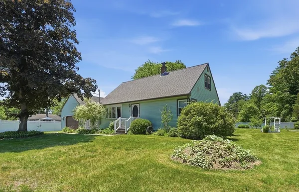 $435,000 | 5 Lanebrook Circle, Granby, MA 01033