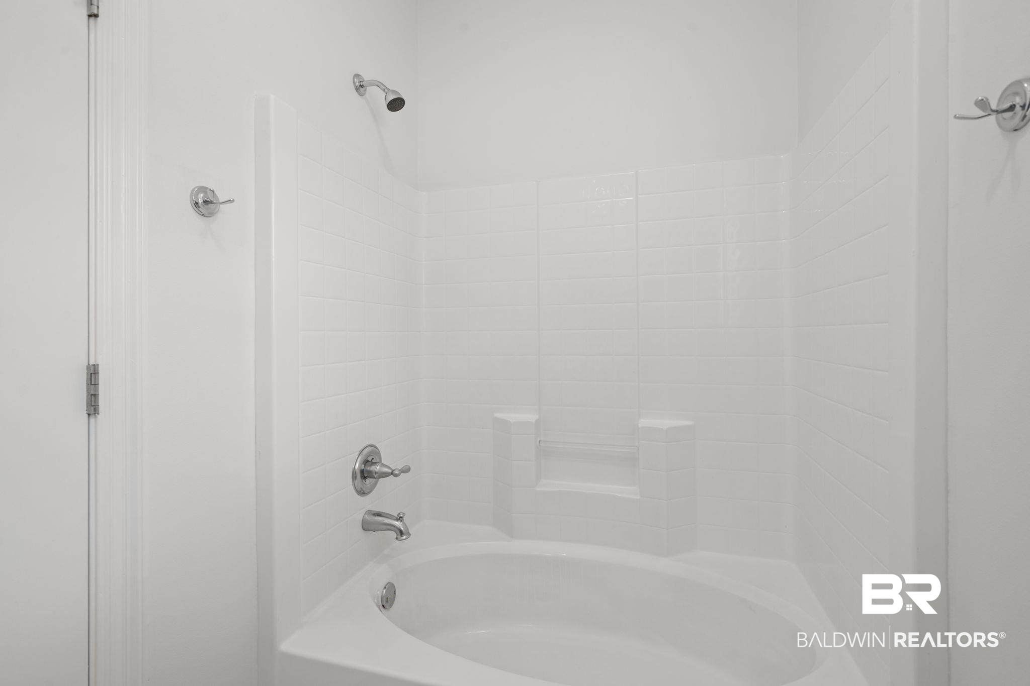 29634 St George Street Daphne, AL 36526 - Photo 40 of 47 Full bathroom featuring shower / bathtub combination