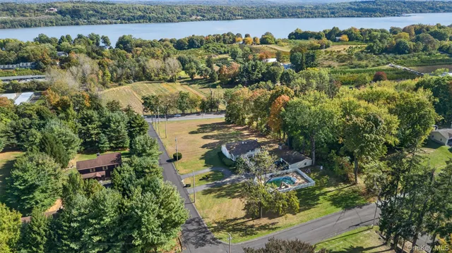 $720,000 | 7 Mt Rose Road, Marlboro, NY 12542