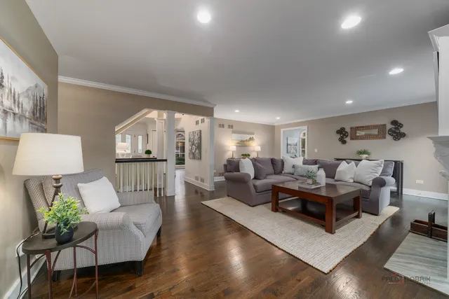 $949,000 | 15393 West Oak Spring Road, Libertyville, IL 60048