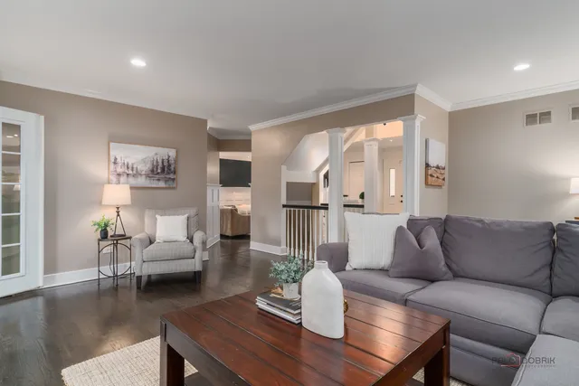 $949,000 | 15393 West Oak Spring Road, Libertyville, IL 60048