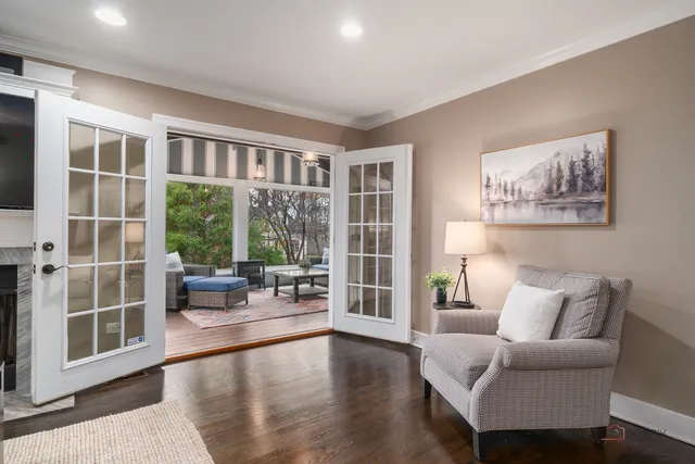 $949,000 | 15393 West Oak Spring Road, Libertyville, IL 60048