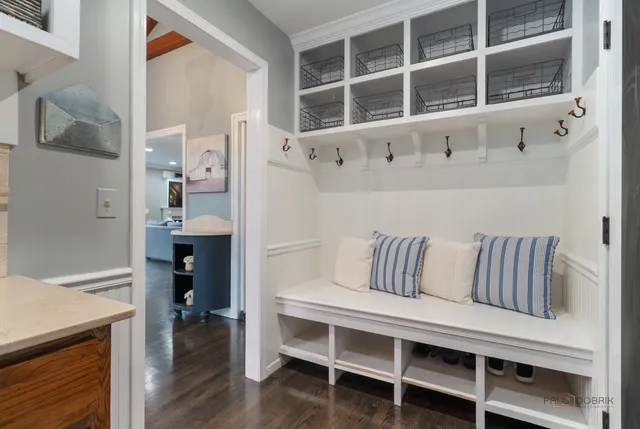 $949,000 | 15393 West Oak Spring Road, Libertyville, IL 60048