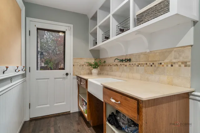 $949,000 | 15393 West Oak Spring Road, Libertyville, IL 60048