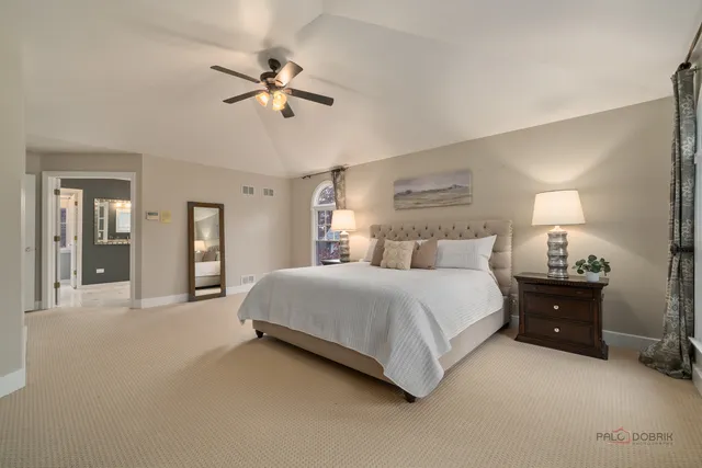 $949,000 | 15393 West Oak Spring Road, Libertyville, IL 60048