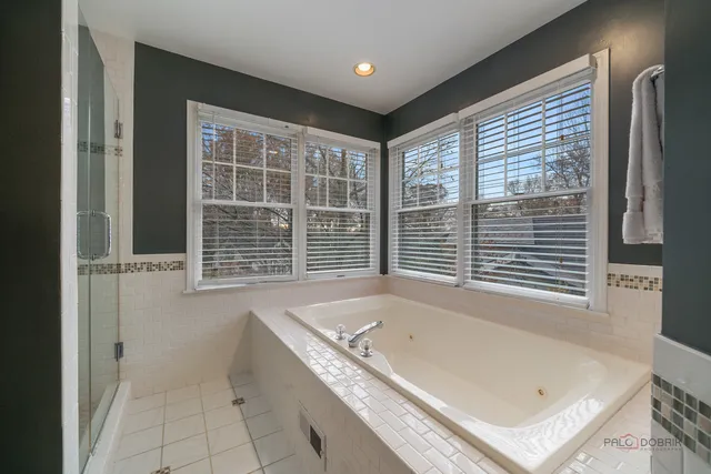 $949,000 | 15393 West Oak Spring Road, Libertyville, IL 60048