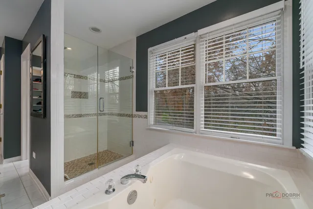 $949,000 | 15393 West Oak Spring Road, Libertyville, IL 60048