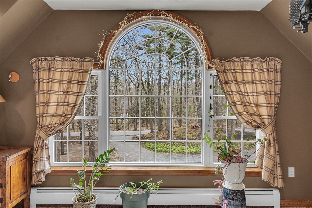 23 Harrington Road Westminster, MA 01473 - Photo 27 of 42 a view of hall with a potted plant