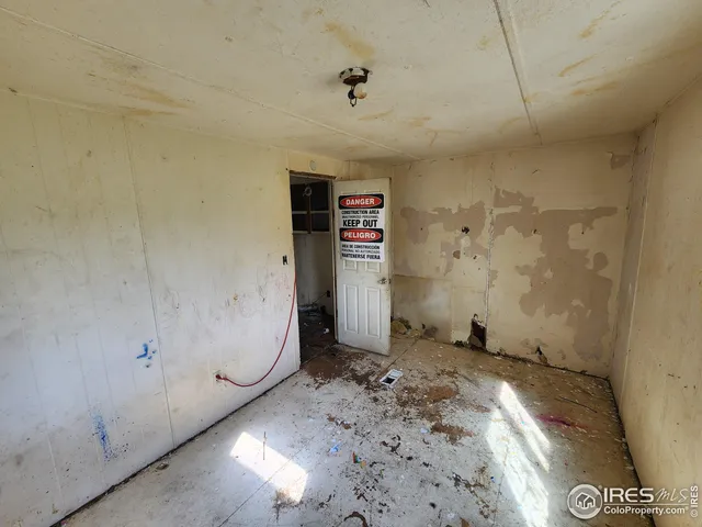 a view of entryway and patio