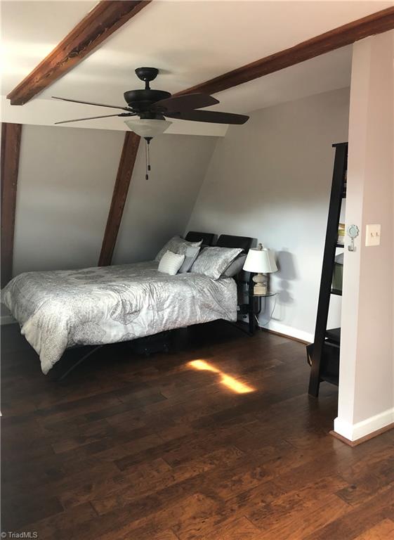 2021 Mountain View Road King, NC 27021 - Photo 22 of 29 Bed in upstairs bedroom (office).