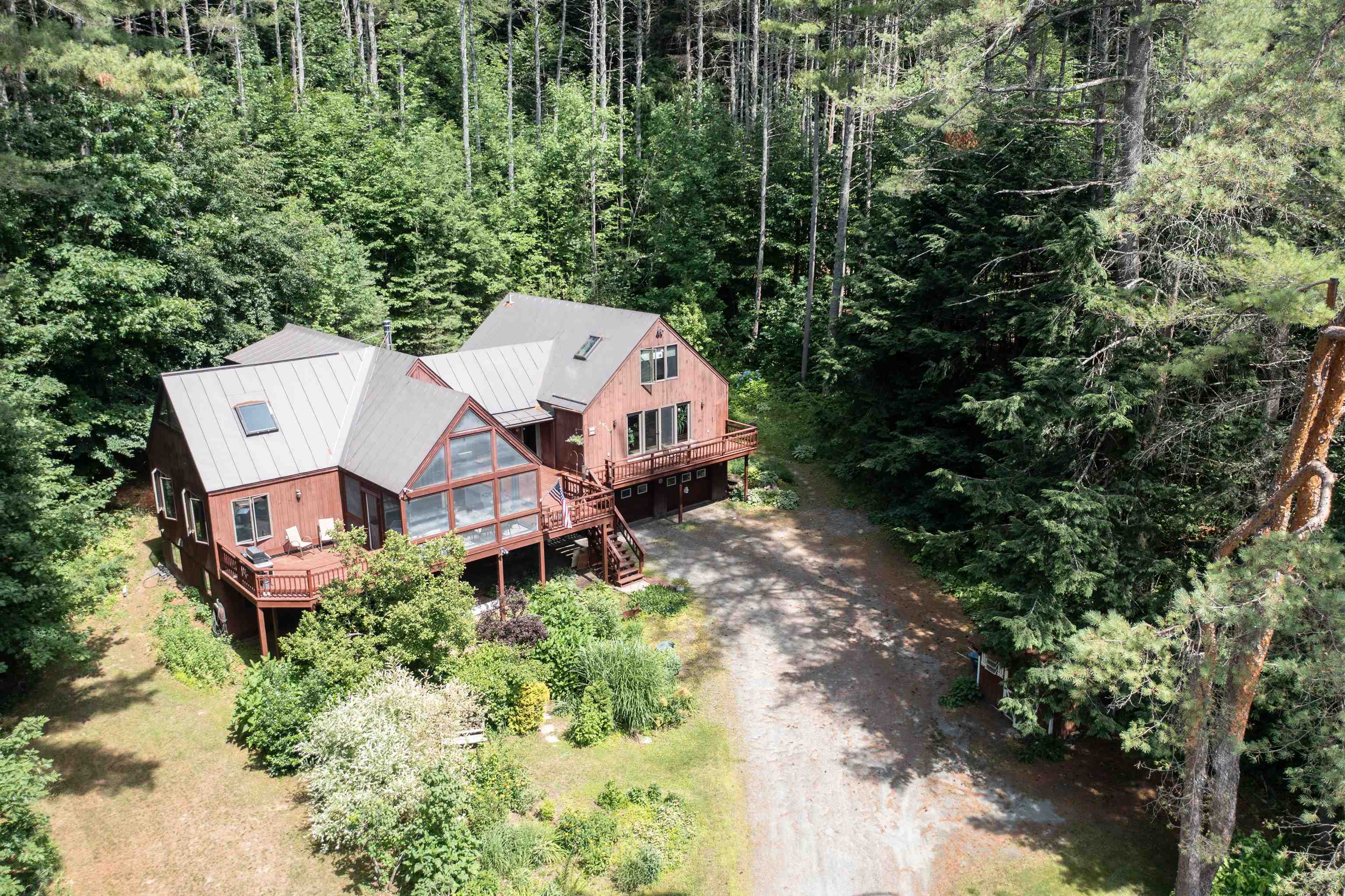 406 Tichenor Road Hartford, VT 05059 - Photo 1 of 40 Gallery Image 1