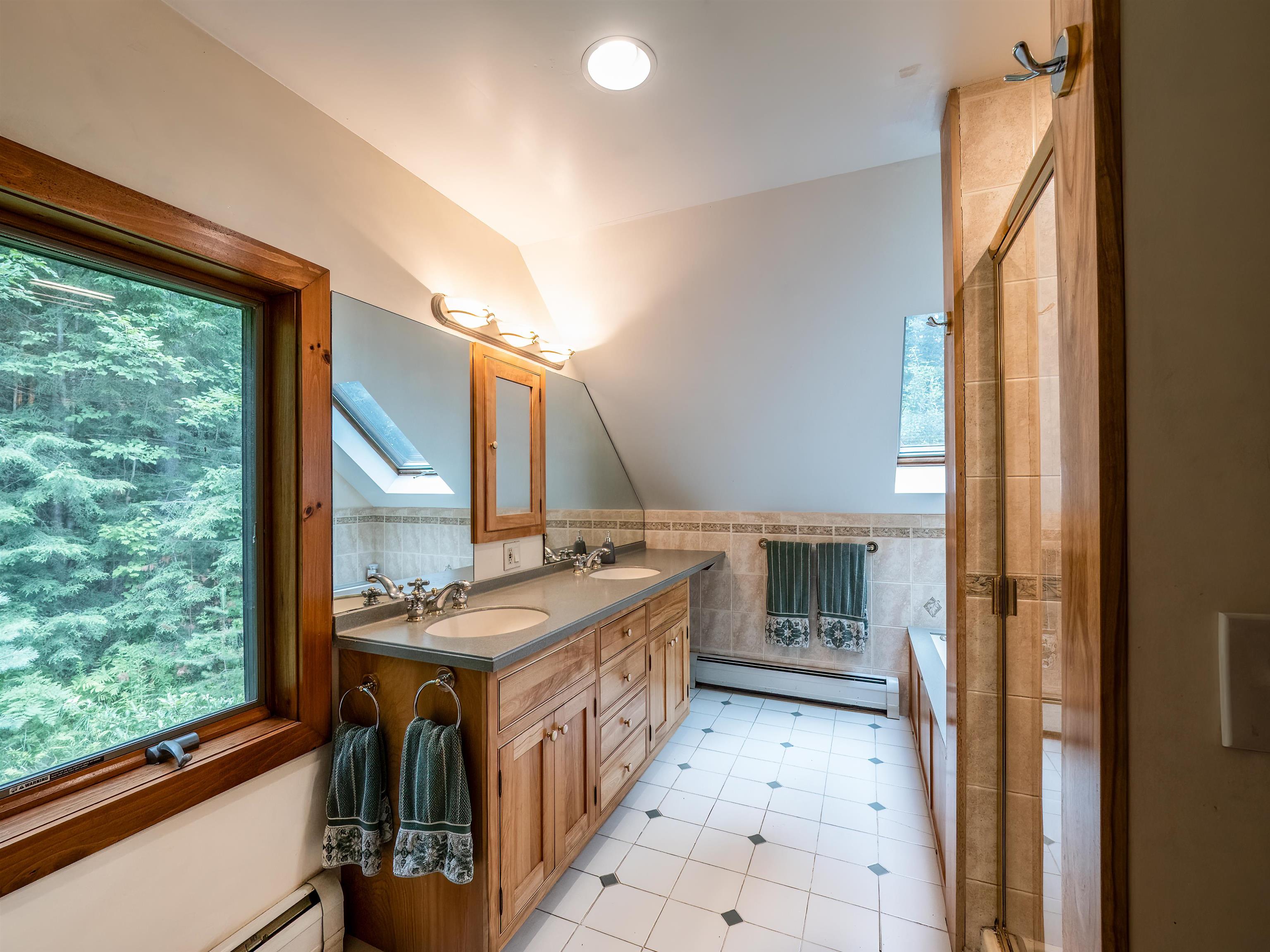 406 Tichenor Road Hartford, VT 05059 - Photo 22 of 40 Gallery Image 22