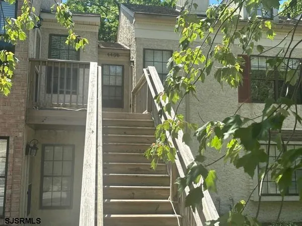 $174,900 | 4406 Yorktown Place, Unit 81, Mays Landing, NJ 08330