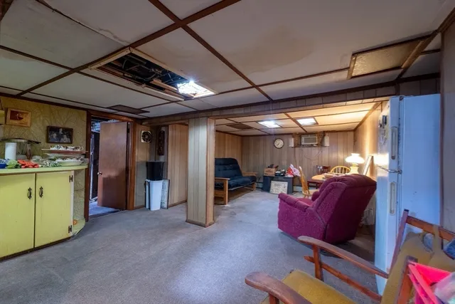 a view of livingroom with furniture