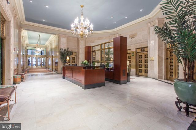 $300,000 | 1600 Arch Street, Unit 704, Philadelphia, PA 19103