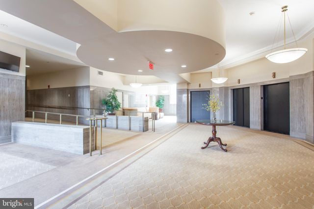 $300,000 | 1600 Arch Street, Unit 704, Philadelphia, PA 19103