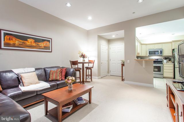 $300,000 | 1600 Arch Street, Unit 704, Philadelphia, PA 19103