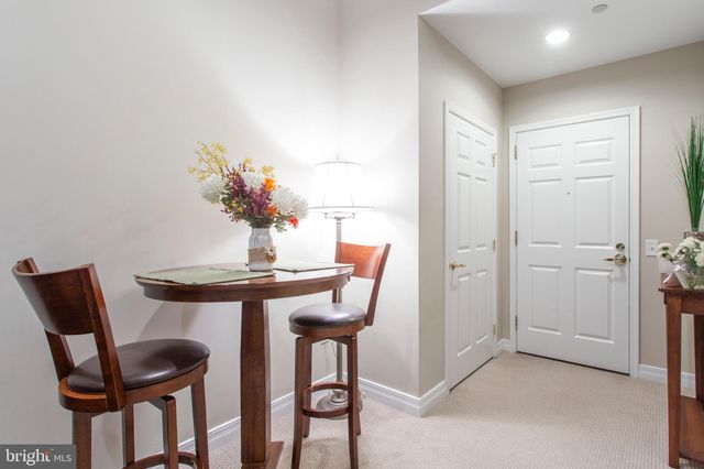 $300,000 | 1600 Arch Street, Unit 704, Philadelphia, PA 19103