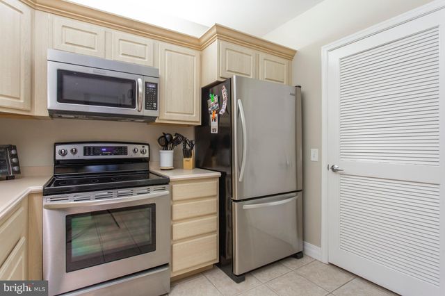 $300,000 | 1600 Arch Street, Unit 704, Philadelphia, PA 19103