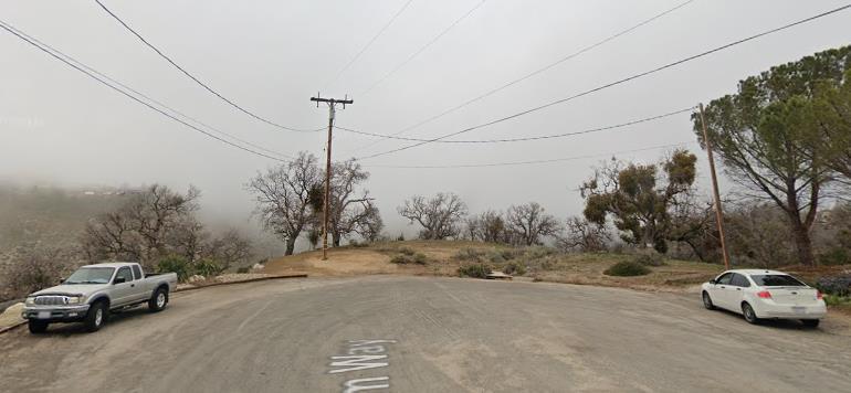 22948 Rim Way Tehachapi, CA 93561 - Photo 6 of 16 a view of a street