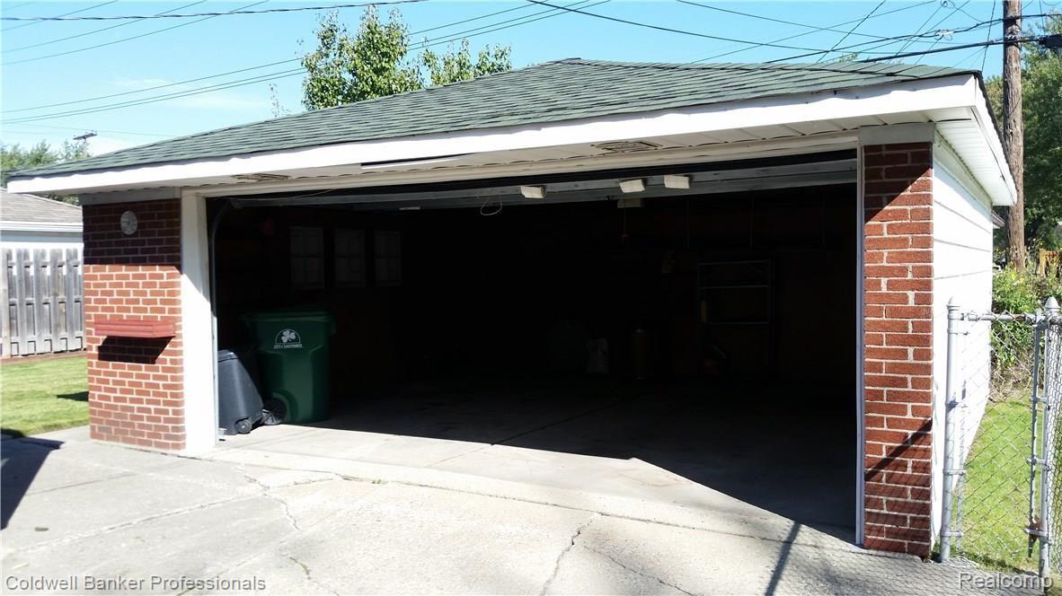 19341 Stephens Road Eastpointe, MI 48021 - Photo 11 of 11 11.jpg