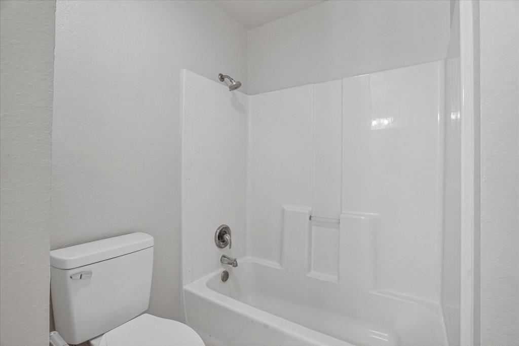 4697 Holbrook Road Springtown, TX 76082 - Photo 17 of 35