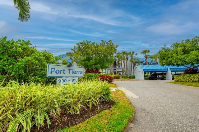 $809,000 | 900 Pinellas Bayway South, Unit 109, Tierra Verde, FL 33715