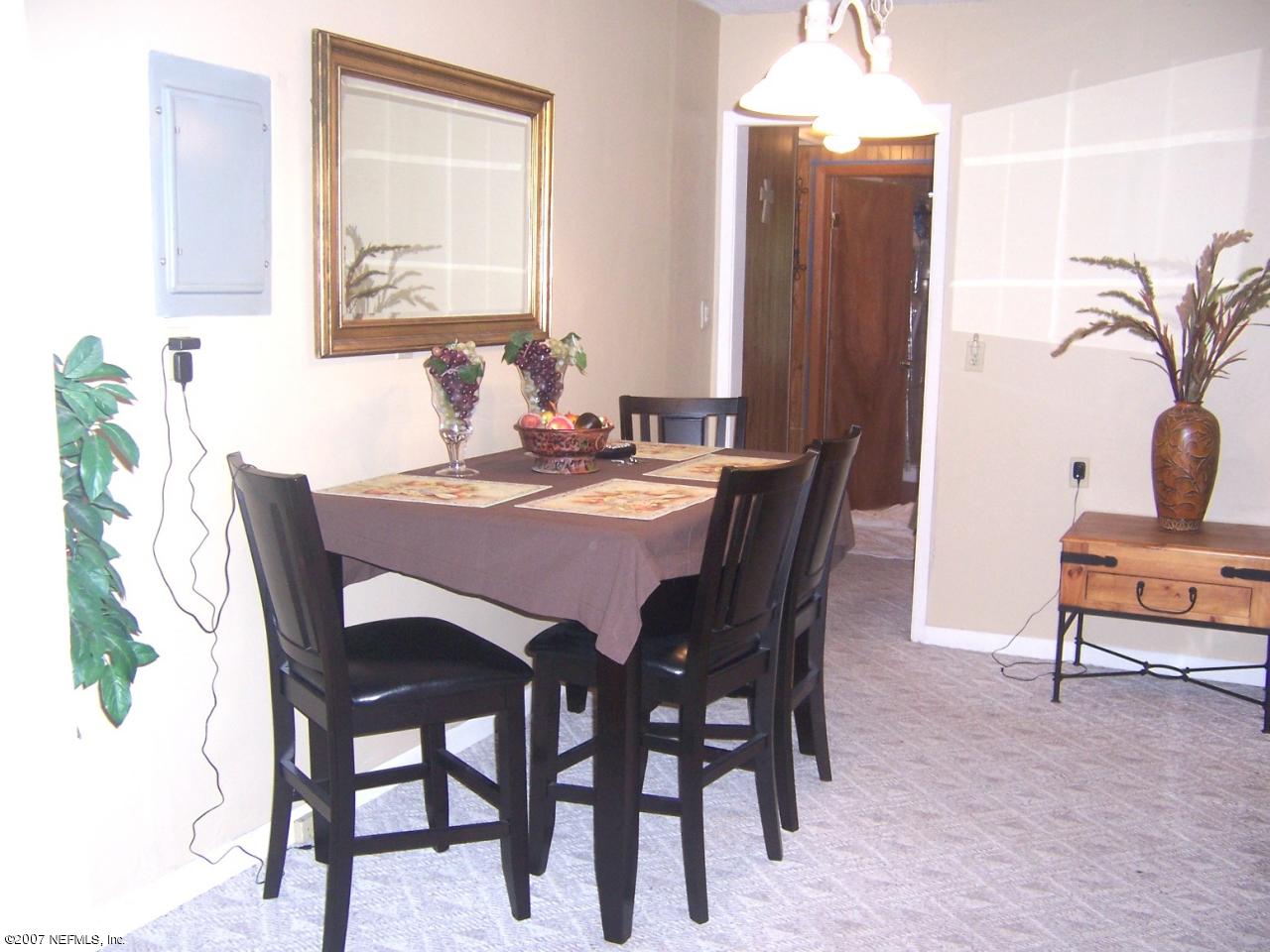 2924 Barrett Road Jacksonville, FL 32246 - Photo 4 of 12 Dining room