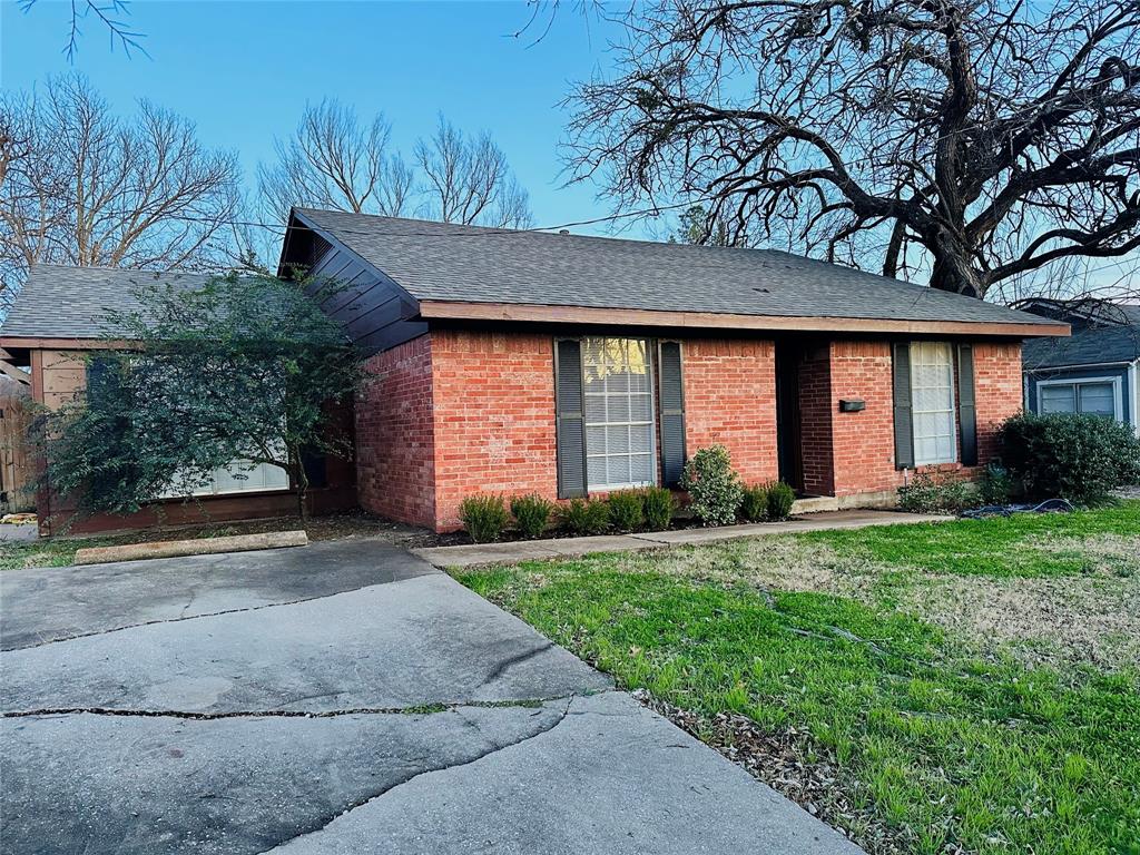 1206 Earl Street Commerce, TX 75428 - Photo 4 of 26