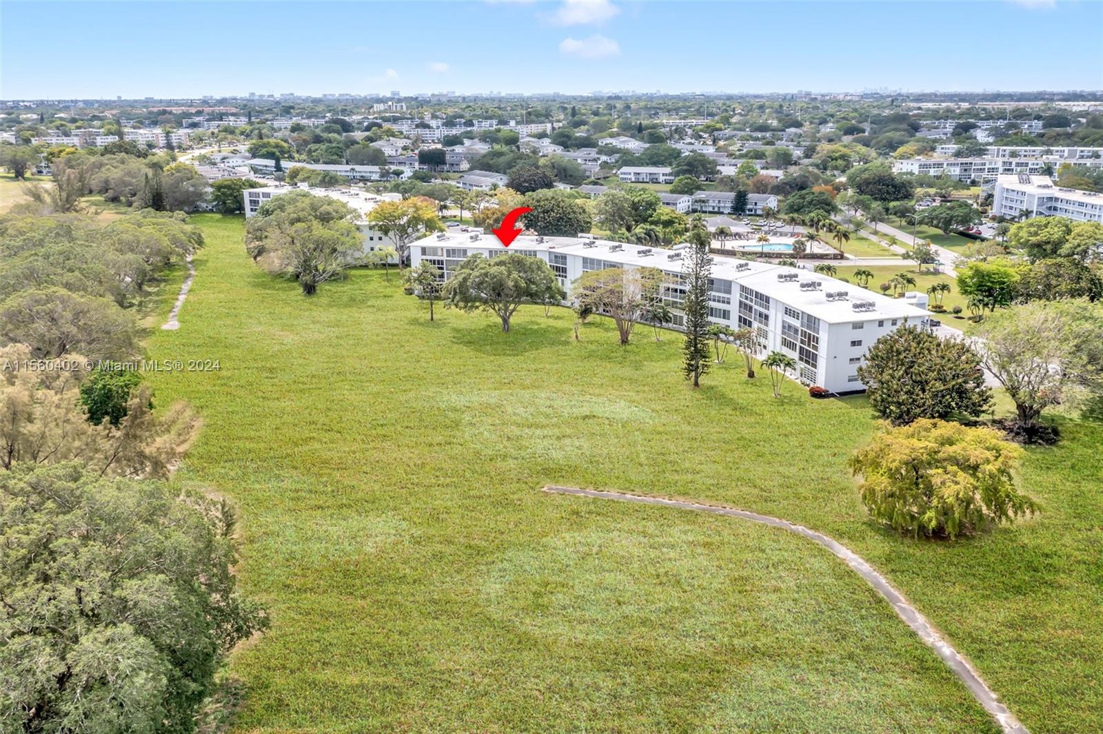 2011 Lyndhurst H, Unit 2011 Deerfield Beach, FL 33442 - Photo 31 of 35 a view of a city