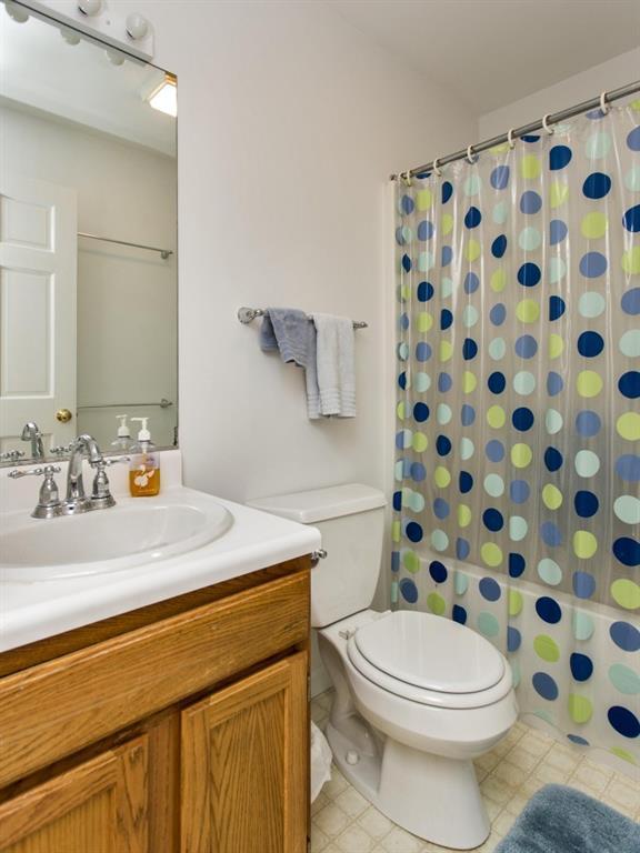 6 Harris Point Road Boothbay Harbor, ME 04538 - Photo 24 of 33 Second floor guest bathroom with...
