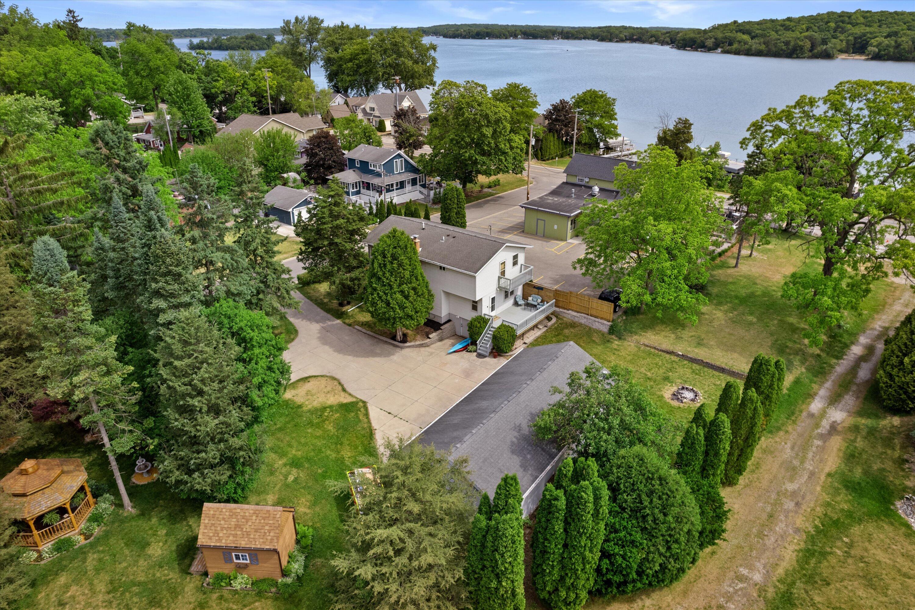 1542 3rd Street Delafield, WI 53018 - Photo 38 of 55 10-DJI_0871