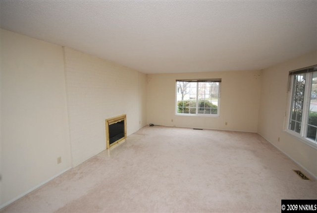 2085 Sharon Way Reno, NV 89509 - Photo 3 of 9 an empty room with windows
