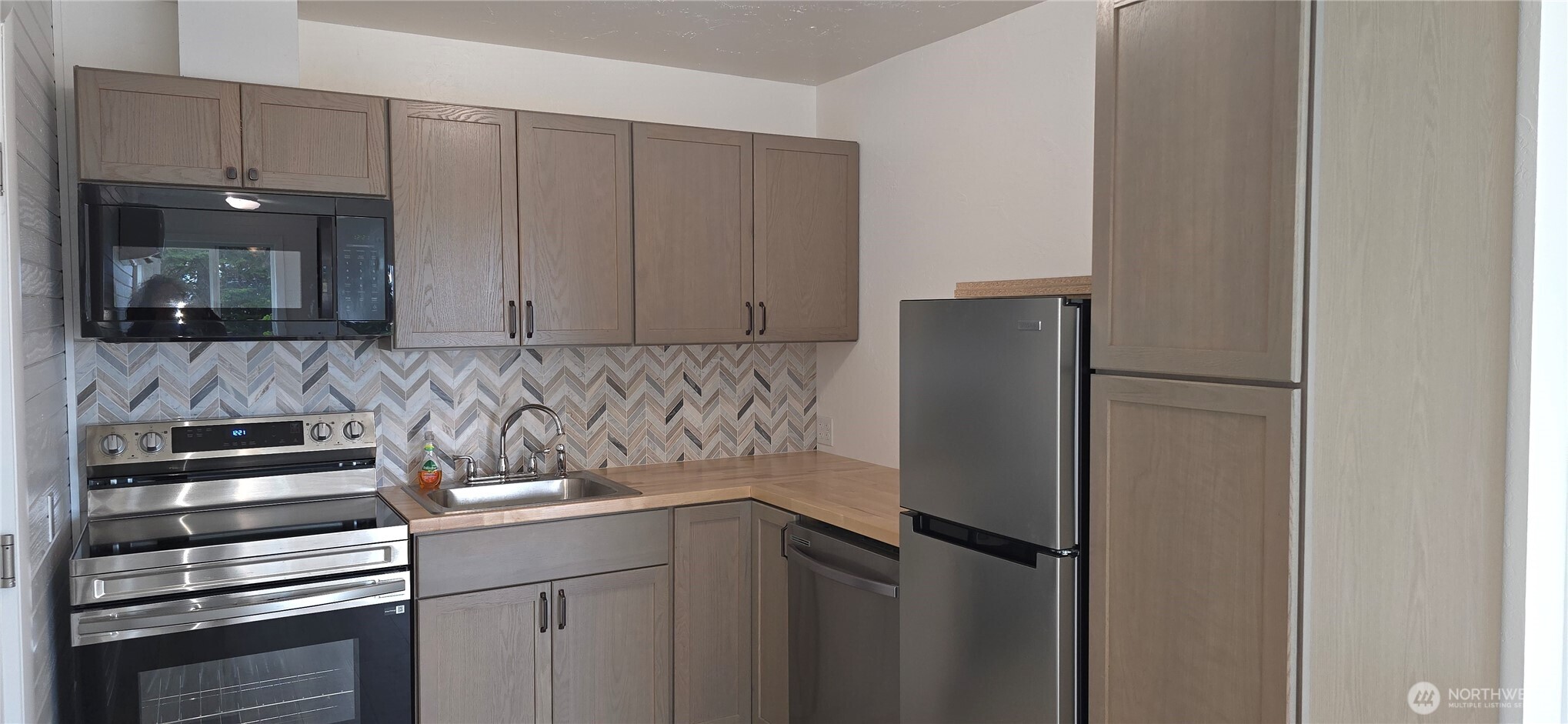 251 Spring View Place, Unit B Sequim, WA 98382 - Photo 5 of 23