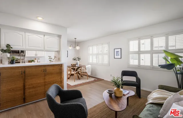 $799,000 | 11732 Moorpark Street, Unit I, Studio City, CA 91604