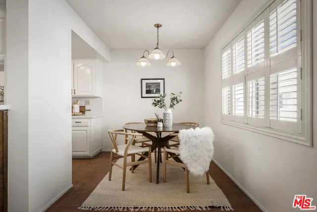 $799,000 | 11732 Moorpark Street, Unit I, Studio City, CA 91604