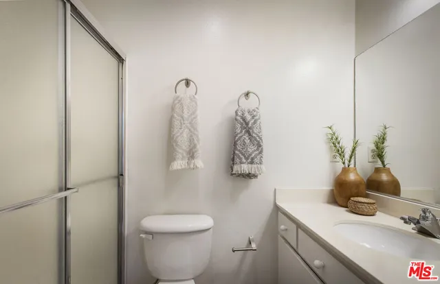 $799,000 | 11732 Moorpark Street, Unit I, Studio City, CA 91604