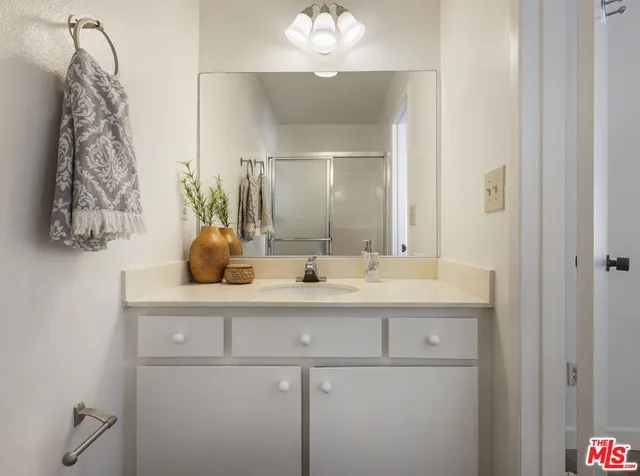 $799,000 | 11732 Moorpark Street, Unit I, Studio City, CA 91604